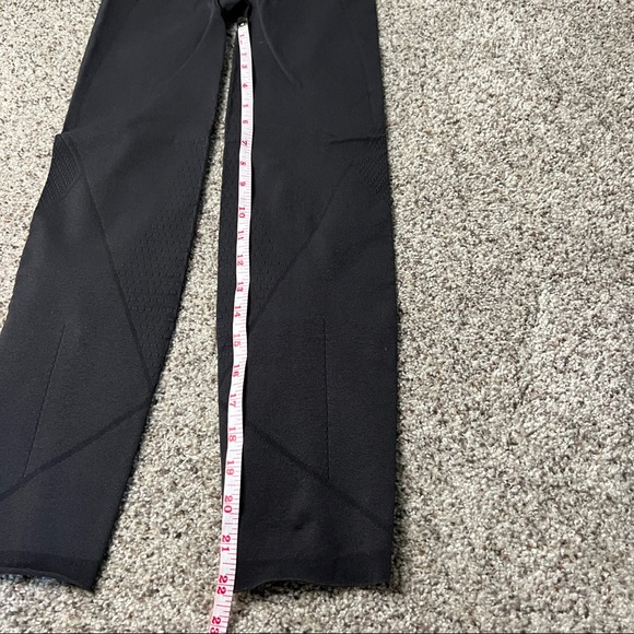 Lululemon leggings - Picture 3 of 6